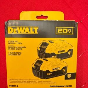 DeWalt 20V MAX Lithium Ion Battery Pack - Yellow and Black